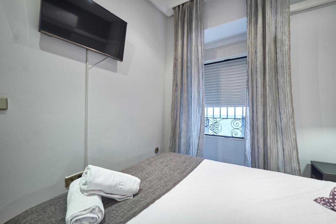 Apartamentos Madrid Atocha Buitenkant foto